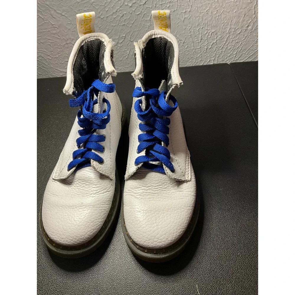 Dr. Martens Delaney‎ White Leather Combat Boots Side Zip Blue Laces US 2 UK 1